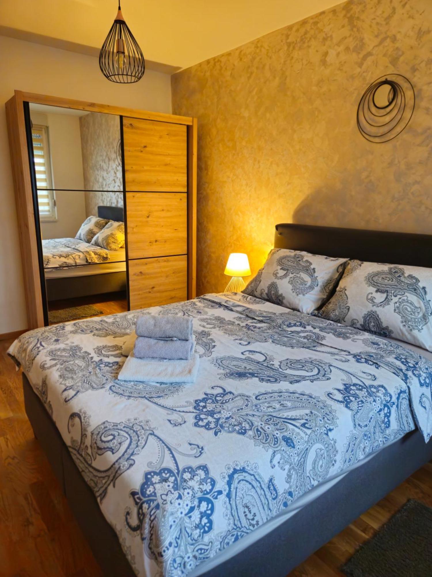 Apartment Ela Subotica Esterno foto